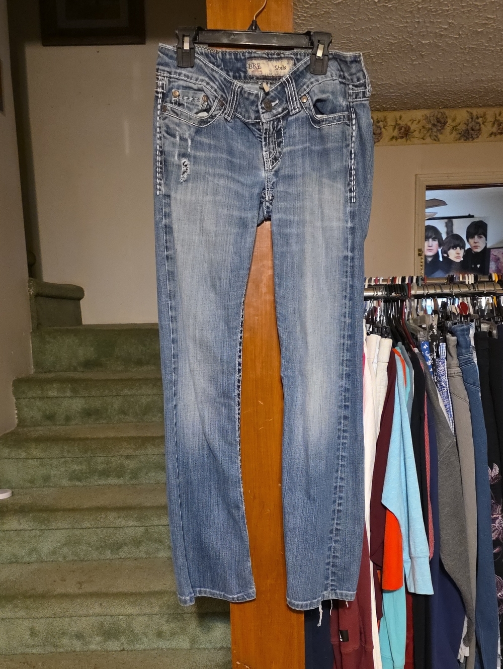 BKE Women's Light Blue Washed Straight-Leg Jeans